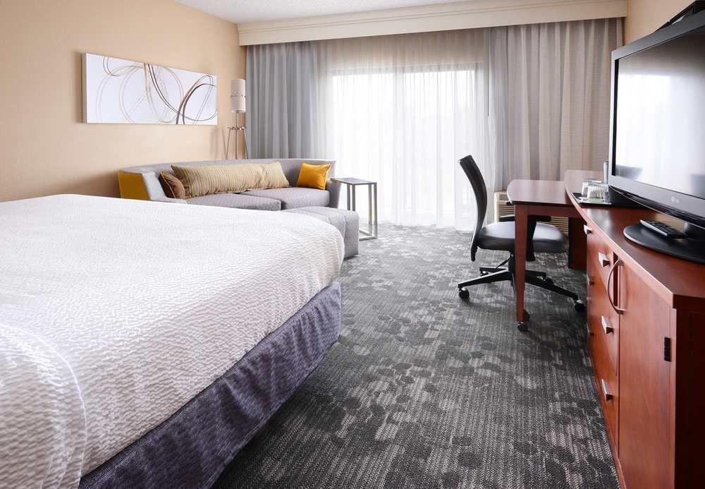 Courtyard By Marriott Dallas Richardson At Spring Valley Dış mekan fotoğraf