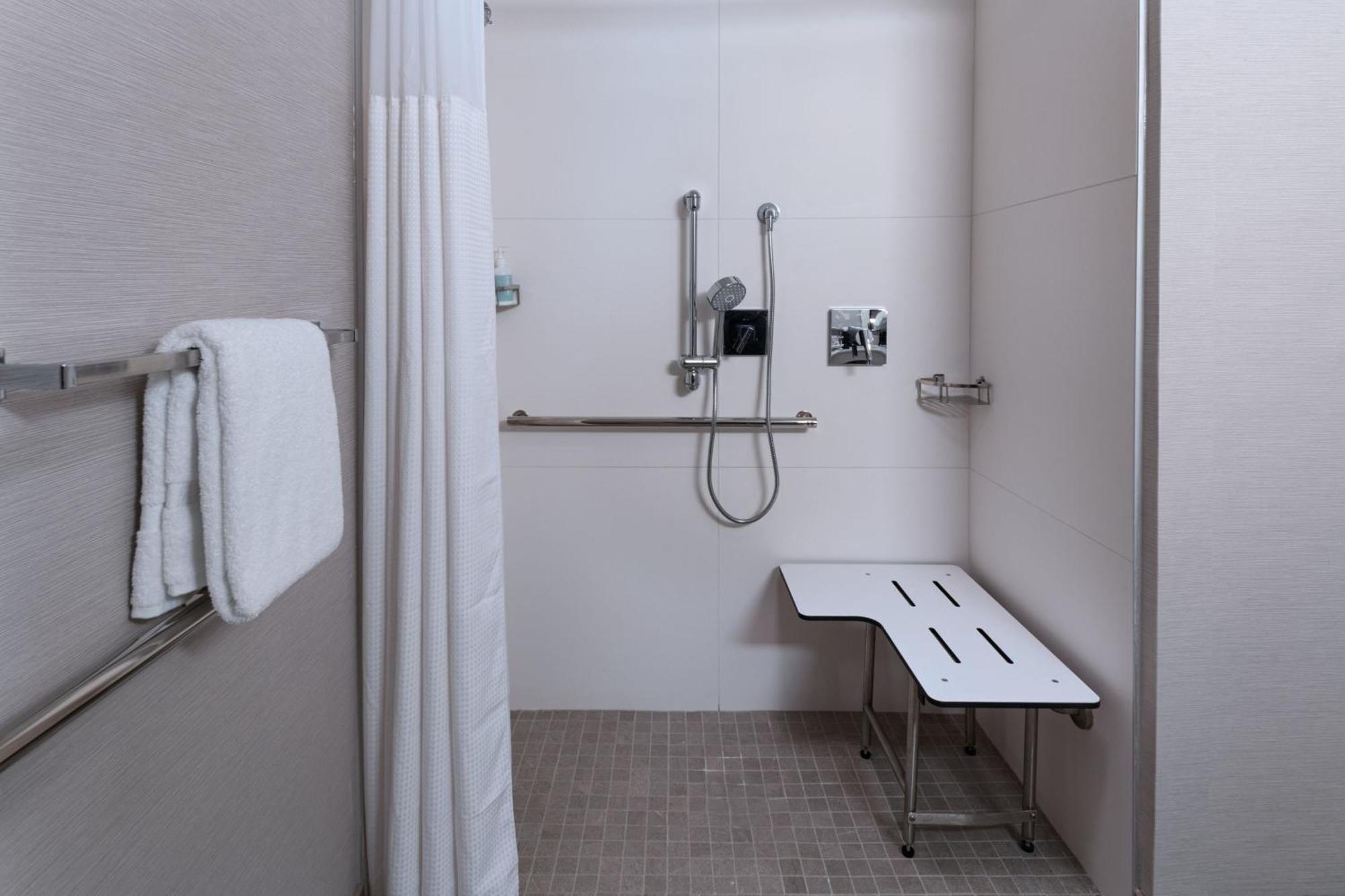 Courtyard By Marriott Dallas Richardson At Spring Valley Dış mekan fotoğraf