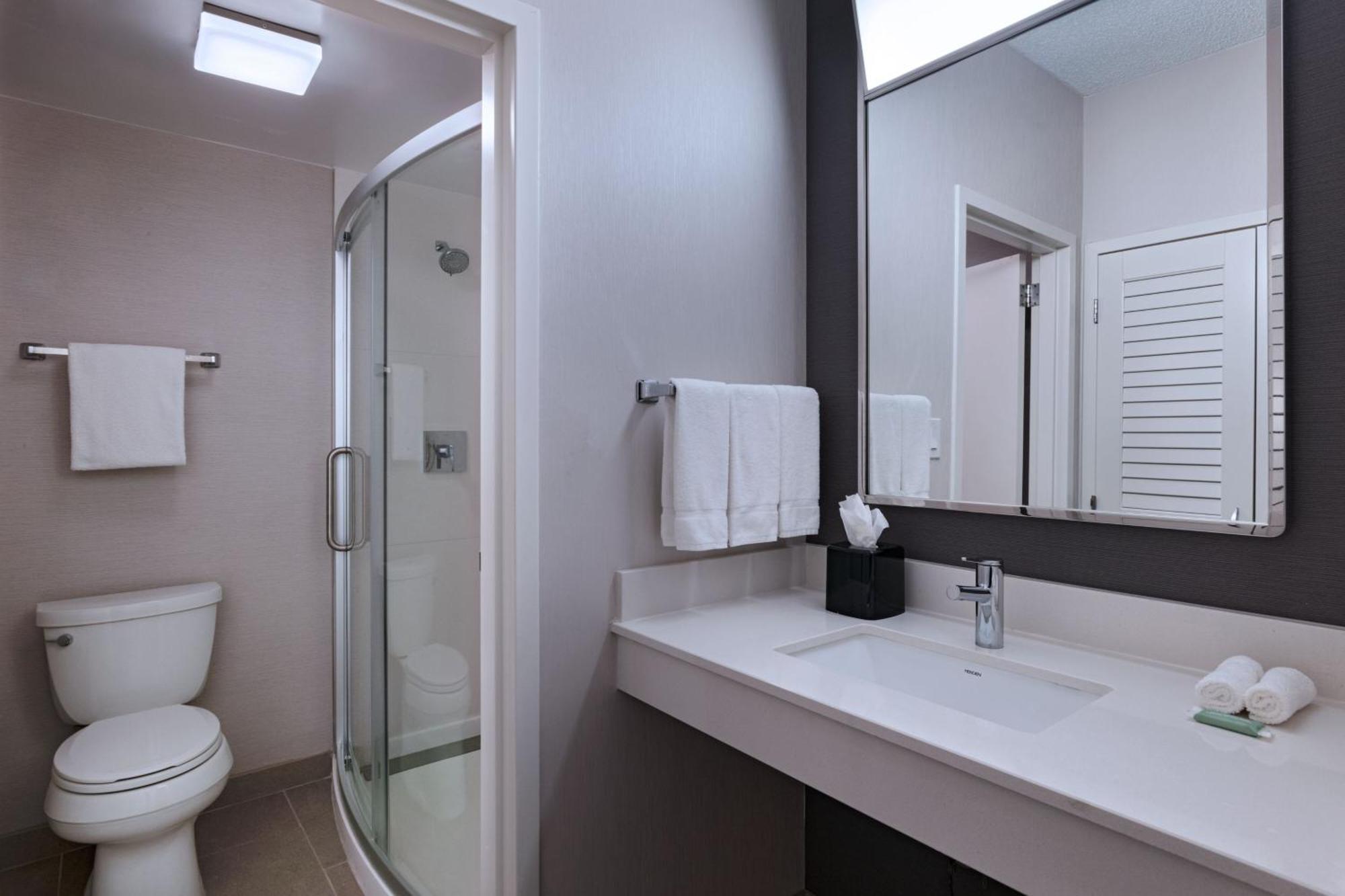 Courtyard By Marriott Dallas Richardson At Spring Valley Dış mekan fotoğraf