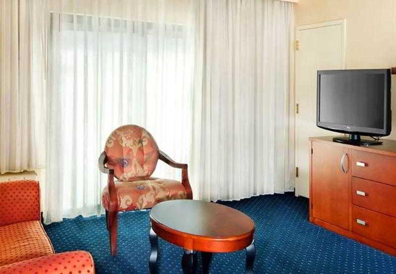 Courtyard By Marriott Dallas Richardson At Spring Valley Oda fotoğraf