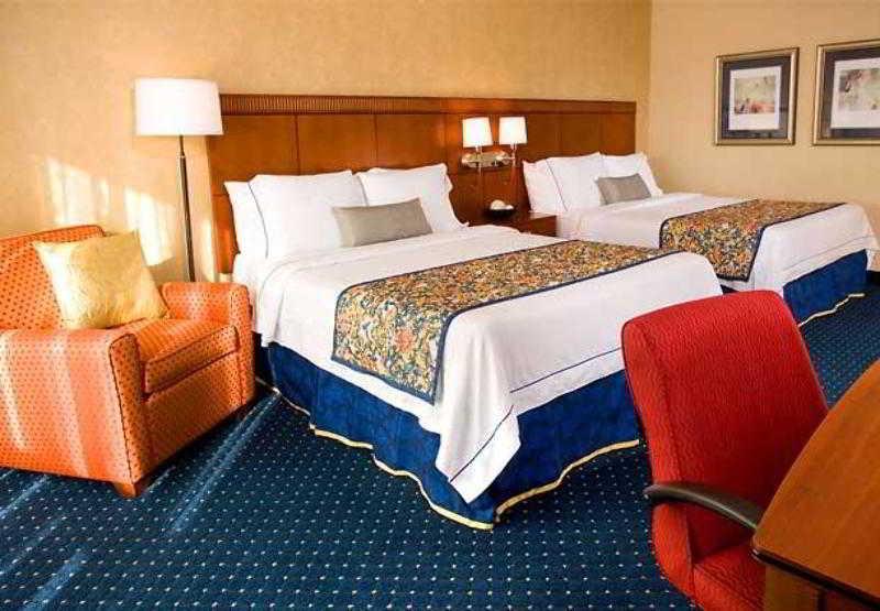 Courtyard By Marriott Dallas Richardson At Spring Valley Dış mekan fotoğraf