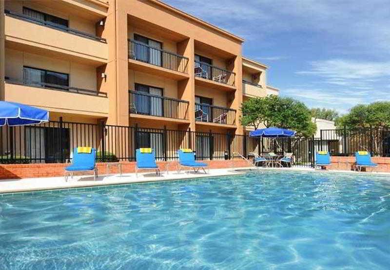 Courtyard By Marriott Dallas Richardson At Spring Valley Dış mekan fotoğraf