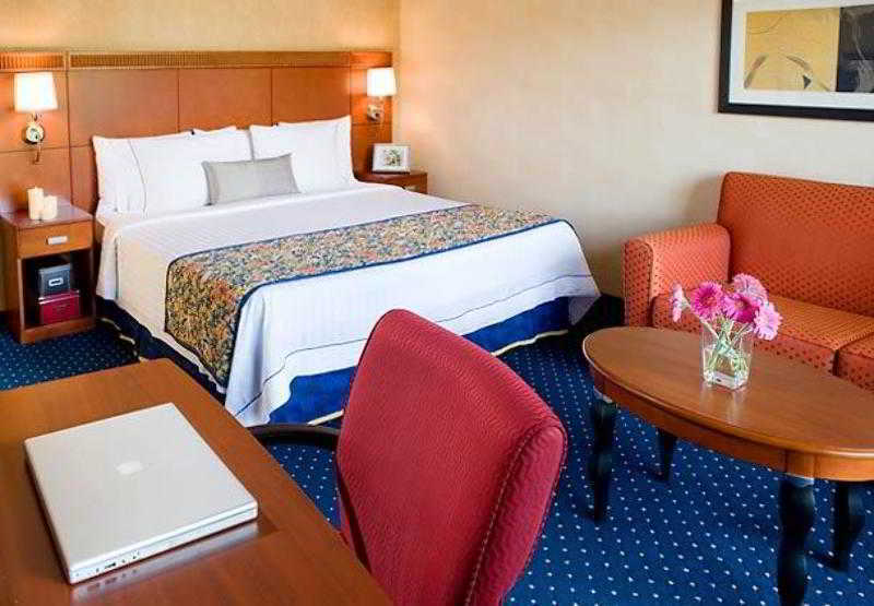 Courtyard By Marriott Dallas Richardson At Spring Valley Dış mekan fotoğraf